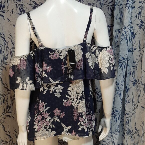 NWT Torrid Off The Shoulder Flower Top Size 0 - Picture 4 of 5